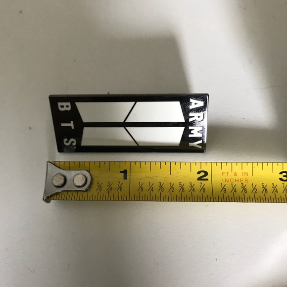 BTS army pin! Kpop - Picture 4 of 5